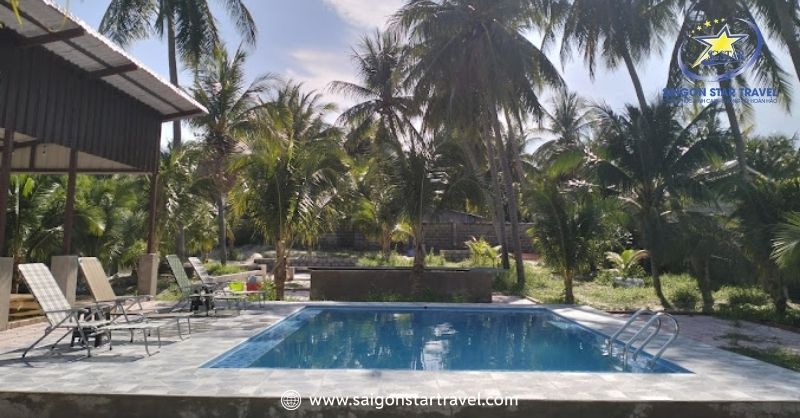 Hồ bơi tại Bonnie Homestay Mũi Né