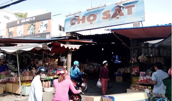 Không khí mua bán nhộn nhịp tại chợ Sặt