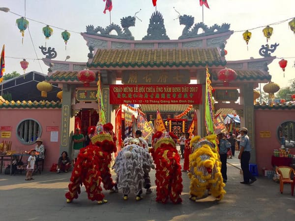 Địa điểm du lịch gần chợ Tân Mai