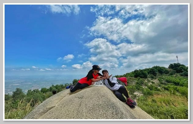 Núi Chứa Chan gần chợ Xuân Đà