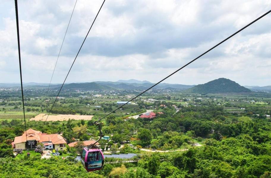 Toàn cảnh núi Tà Cú nhìn từ trên cao