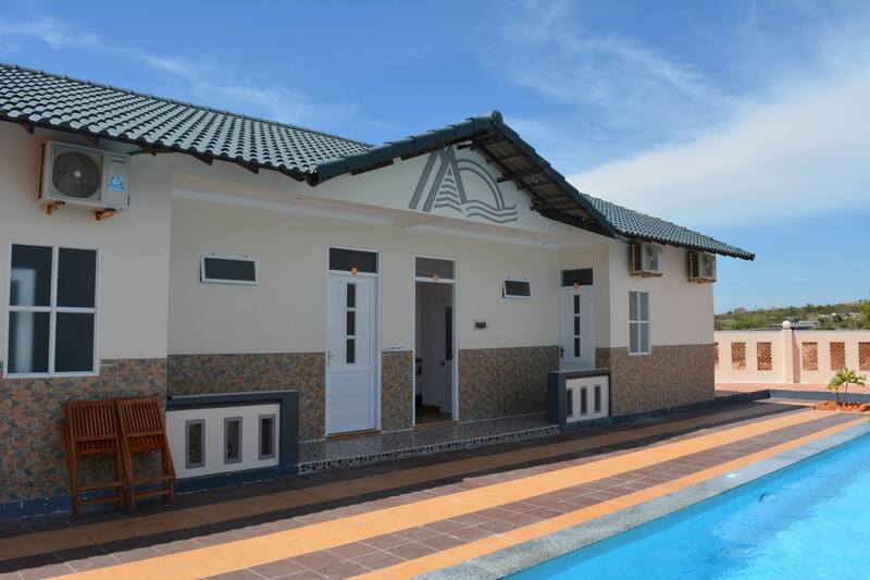 Bungalow 4 người Làng Cổ Thạch Resort
