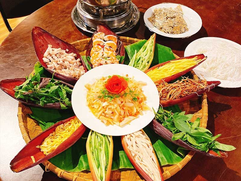 Lẩu thả Phan Thiết tại nhà hàng Mũi Né Deli