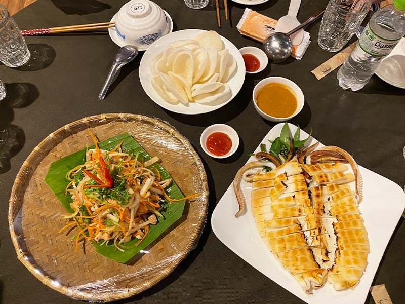 Hải sản tươi sống tại nhà hàng Mũi Né Deli