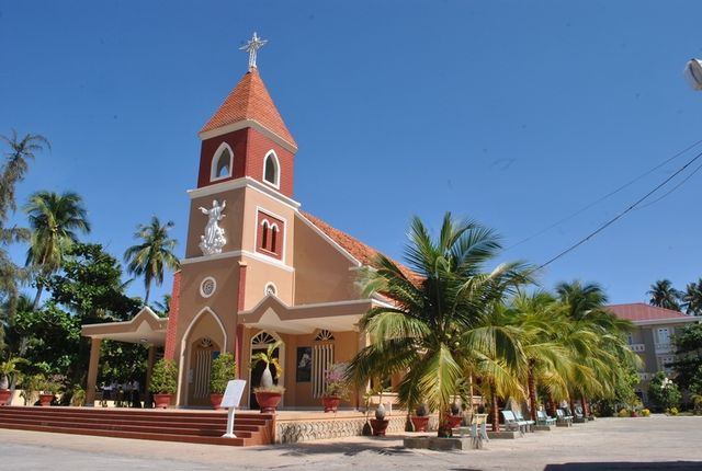 Nhà thờ Giáo Xứ Rạng gần Pacific Beach Resort