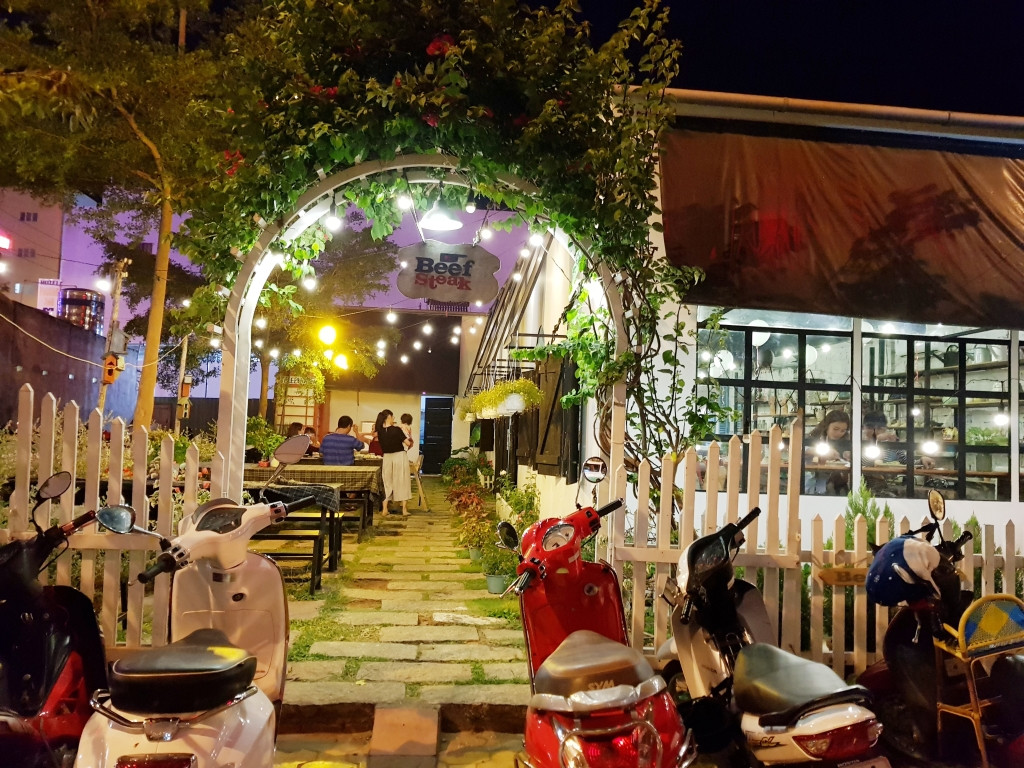 Cổng vào Res Beef Steak Phan Thiết